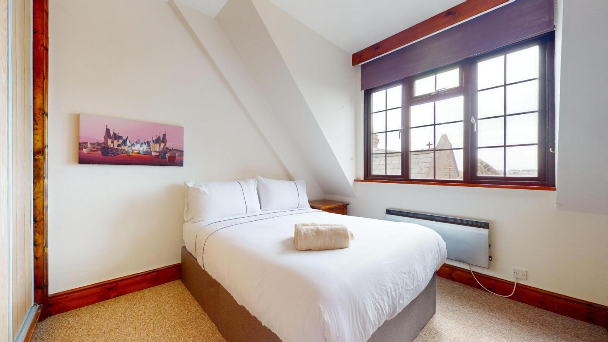 Apartment Spacious 4-bedroom Penthouse Sleeps 8 - Great View And Free Parking *
